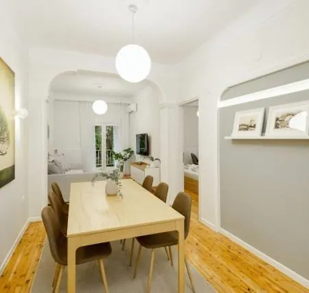Aristotelous 3bdrm Family *